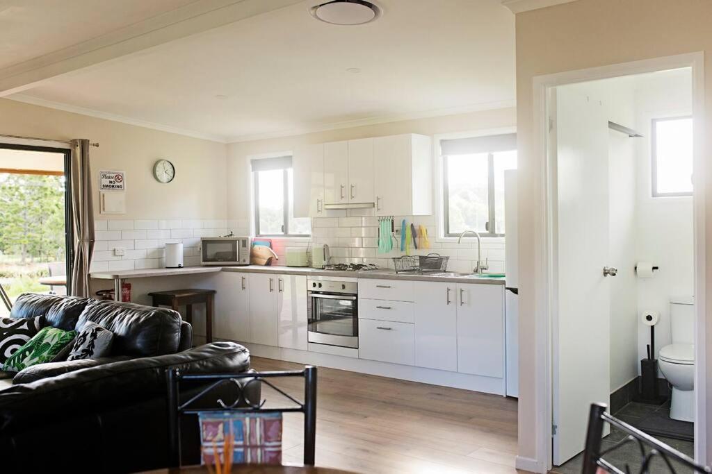 Pinbarren Green Lodges Noosa Extérieur photo