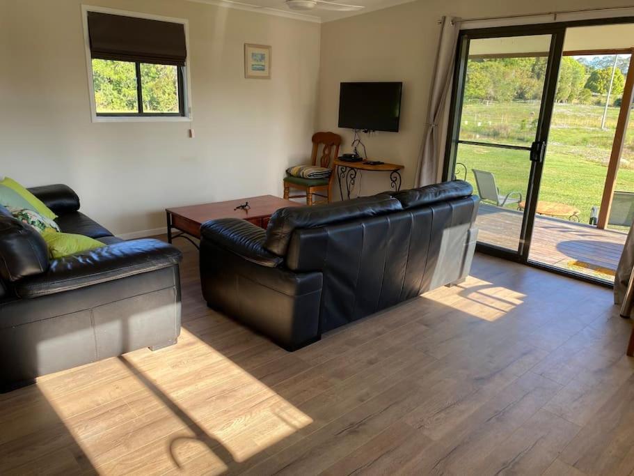 Pinbarren Green Lodges Noosa Extérieur photo